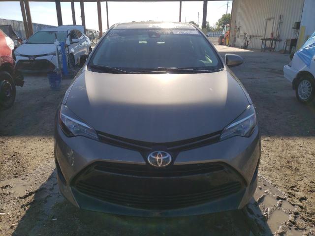 2T1BURHE8JC972843 - 2018 TOYOTA COROLLA L GRAY photo 5