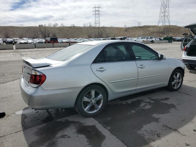 4T1BA32KX5U065875 - 2005 TOYOTA CAMRY SE SILVER photo 3