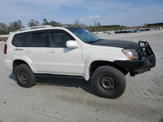 JTJBT20X250095402 - 2005 LEXUS GX 470 WHITE photo 4