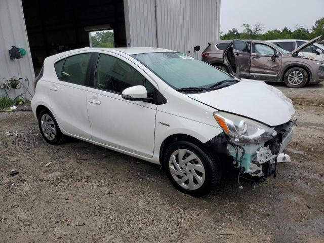 JTDKDTB39F1110747 - 2015 TOYOTA PRIUS C WHITE photo 4