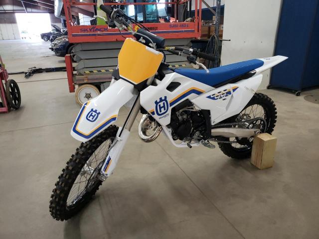 VBKUXG235PM112033 - 2023 HUSQVARNA TC125 WHITE photo 3