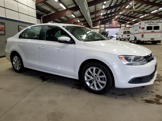 3VWD17AJ7EM373388 - 2014 VOLKSWAGEN JETTA SE WHITE photo 4