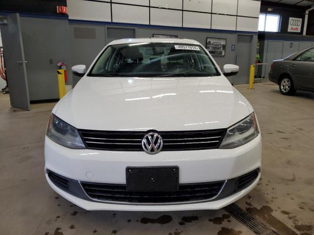 3VWD17AJ7EM373388 - 2014 VOLKSWAGEN JETTA SE WHITE photo 5