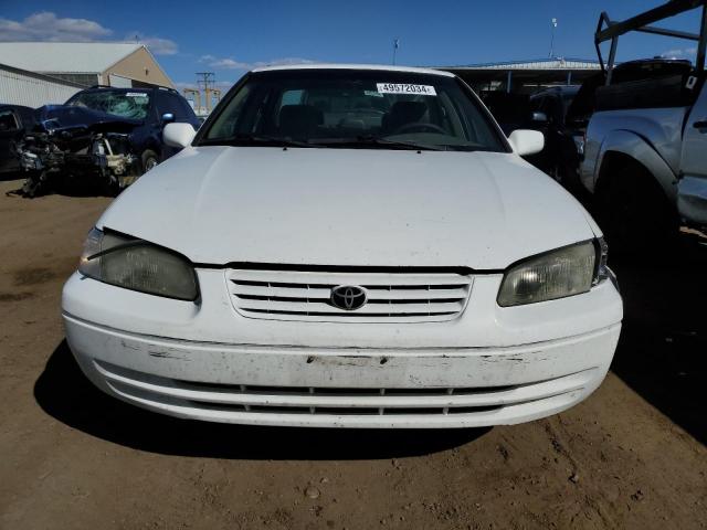 JT2BG22K1X0286023 - 1999 TOYOTA CAMRY LE WHITE photo 5