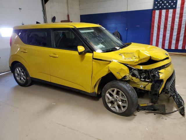 KNDJ23AU4L7084241 - 2020 KIA SOUL LX YELLOW photo 4