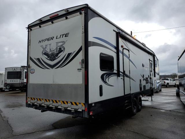 4X4FXLF20D5156350 - 2013 XLR CAMPER WHITE photo 4