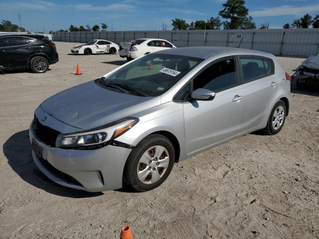 KNAFK5A88H5707431 - 2017 KIA FORTE LX SILVER photo 1