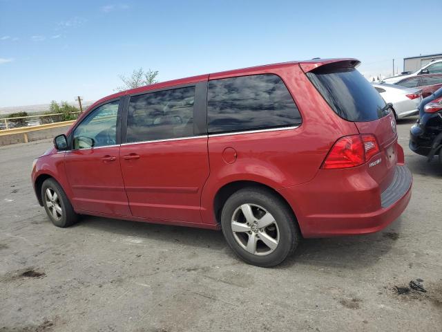 2V4RW3D13AR236701 - 2010 VOLKSWAGEN ROUTAN SE RED photo 2