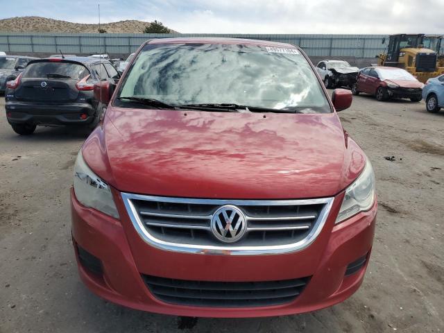 2V4RW3D13AR236701 - 2010 VOLKSWAGEN ROUTAN SE RED photo 5