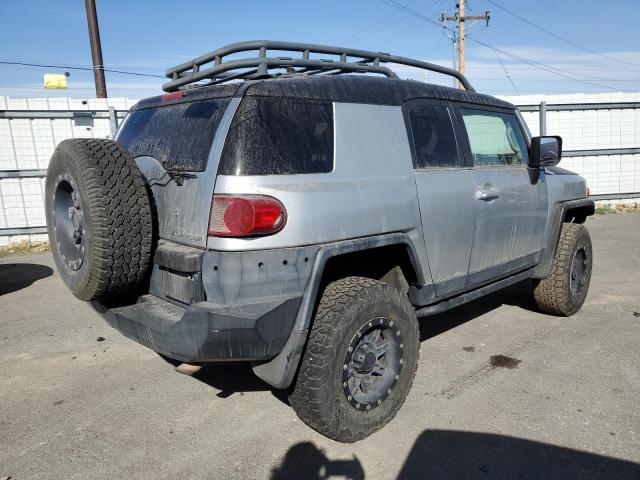 JTEBU11F370064657 - 2007 TOYOTA FJ CRUISER SILVER photo 3