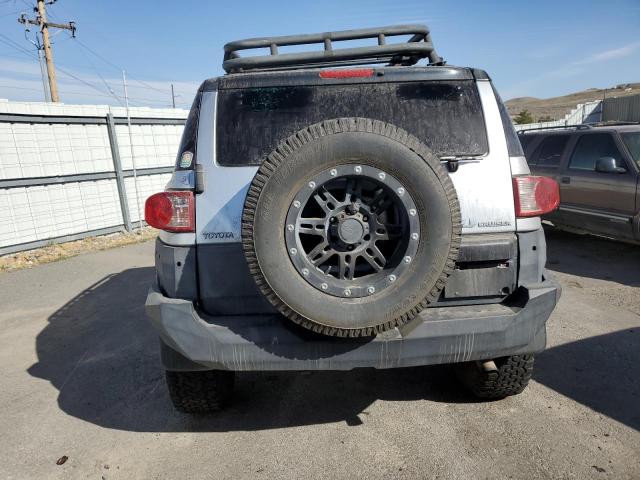 JTEBU11F370064657 - 2007 TOYOTA FJ CRUISER SILVER photo 6