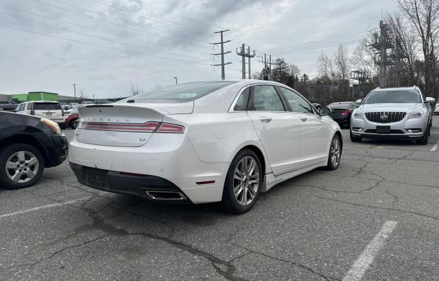 3LN6L2GK5FR618763 - 2015 LINCOLN MKZ WHITE photo 4