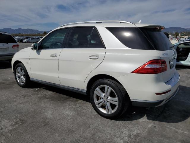 4JGDA5HB9CA042243 - 2012 MERCEDES-BENZ ML 350 4MATIC WHITE photo 2