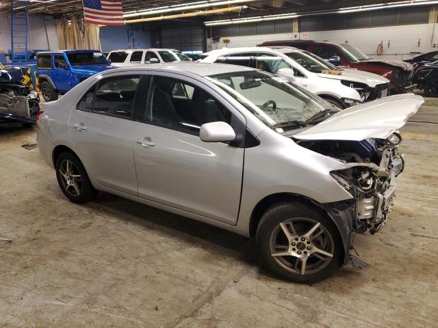 JTDBT923671014792 - 2007 TOYOTA YARIS SILVER photo 4