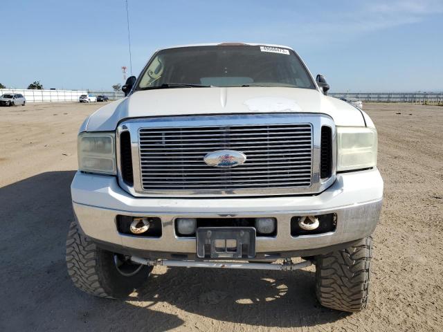 1FMSU45PX4EB01819 - 2004 FORD EXCURSION EDDIE BAUER WHITE photo 5