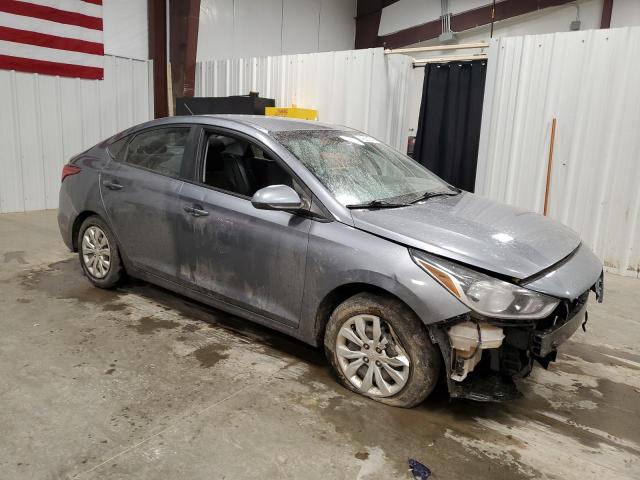 3KPC24A36JE028465 - 2018 HYUNDAI ACCENT SE 银色 照片 4