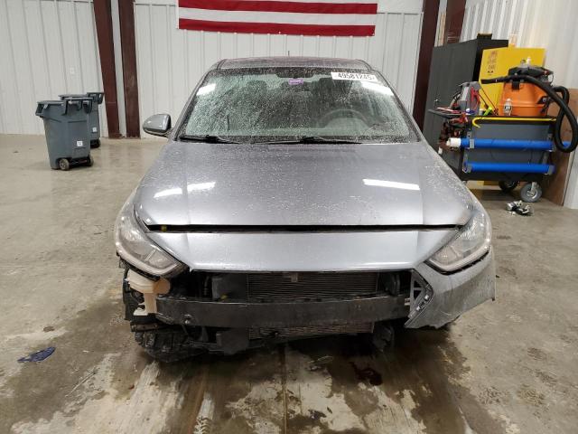 3KPC24A36JE028465 - 2018 HYUNDAI ACCENT SE 银色 照片 5