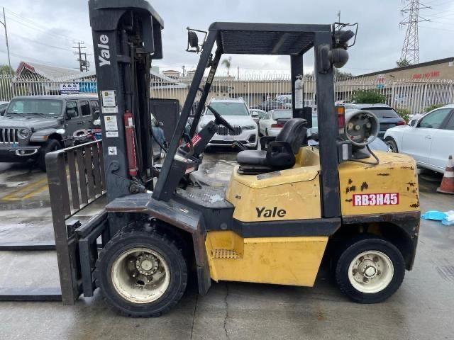 C813V02083Z - 2002 YALE FORKLIFT YELLOW photo 4