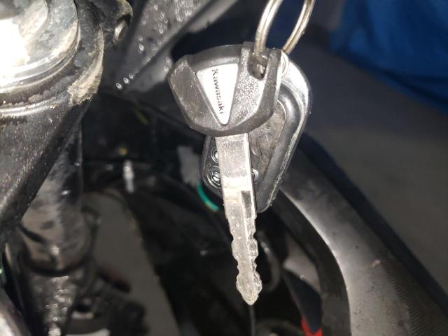 JKAEXEE15DDA14259 - 2013 KAWASAKI EX650 E TWO TONE photo 8