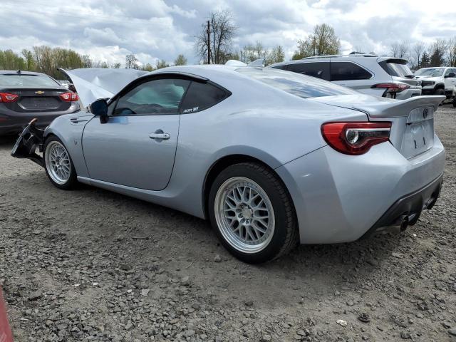 JF1ZNAA14H8703805 - 2017 TOYOTA 86 BASE SILVER photo 2