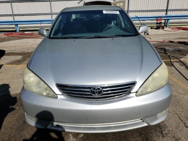 4T1BE32K25U560902 - 2005 TOYOTA CAMRY LE SILVER photo 5
