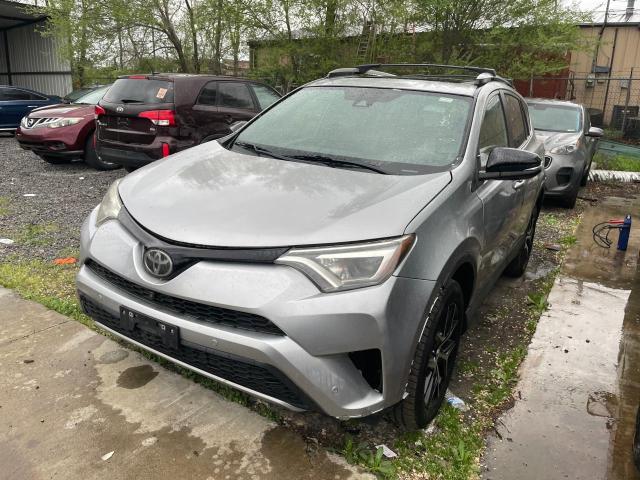 2T3JFREV4HW675904 - 2017 TOYOTA RAV4 SE SILVER photo 2