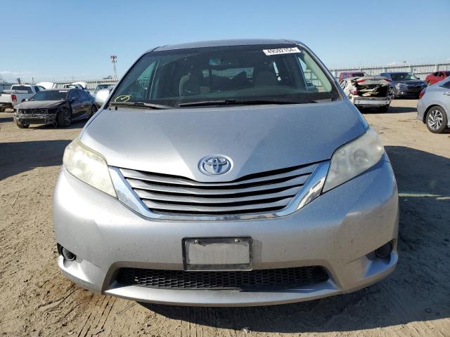 5TDKZ3DC6HS825814 - 2017 TOYOTA SIENNA LE SILVER photo 5