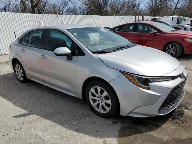 5YFEPMAEXMP259738 - 2021 TOYOTA COROLLA LE SILVER photo 4