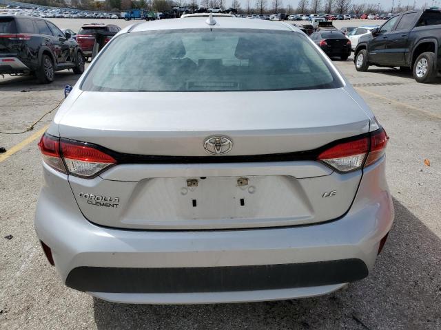 5YFEPMAEXMP259738 - 2021 TOYOTA COROLLA LE SILVER photo 6