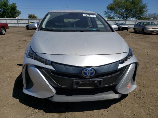 JTDKARFP2H3058362 - 2017 TOYOTA PRIUS PRIM ნაცრისფერი ფოტო 5