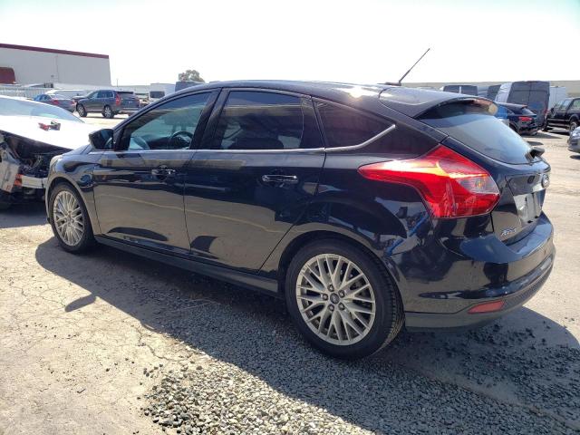 1FADP3N22EL375229 - 2014 FORD FOCUS TITANIUM BLACK photo 2