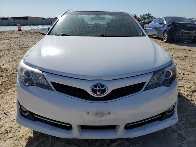 4T1BF1FK8EU351188 - 2014 TOYOTA CAMRY L WHITE photo 5