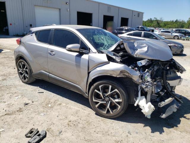 NMTKHMBX4KR096975 - 2019 TOYOTA C-HR XLE SILVER photo 4