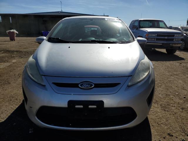 3FADP4EJ1DM159107 - 2013 FORD FIESTA SE SILVER photo 5