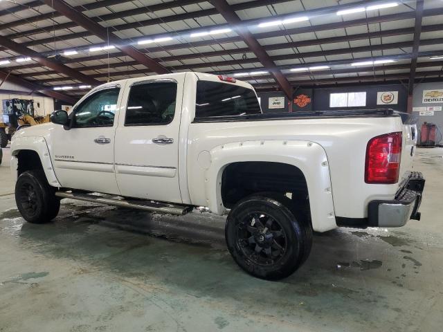 3GCPKTE76DG212337 - 2013 CHEVROLET SILVERADO K1500 LTZ WHITE photo 2