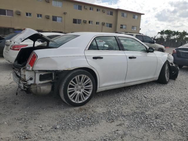 2C3CCAETXCH225687 - 2012 CHRYSLER 300C WHITE photo 3