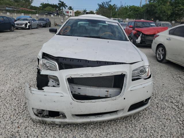 2C3CCAETXCH225687 - 2012 CHRYSLER 300C WHITE photo 5