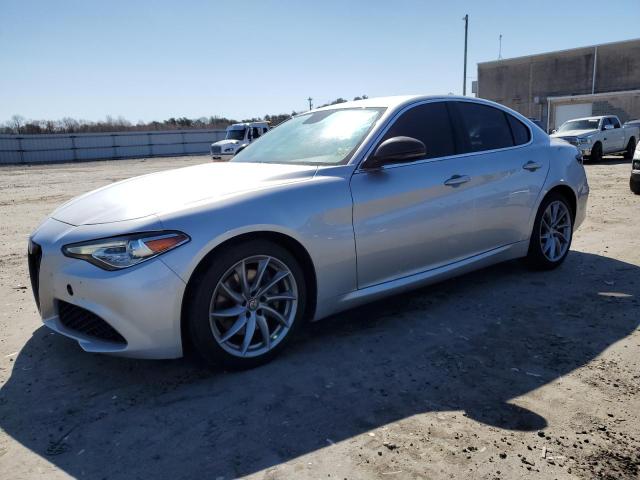 ZARFAEDNXH7528647 - 2017 ALFA ROMEO GIULIA Q4 银色 照片 1