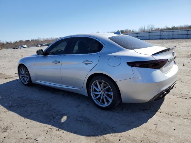 ZARFAEDNXH7528647 - 2017 ALFA ROMEO GIULIA Q4 银色 照片 2