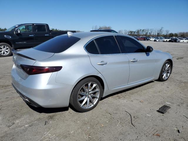 ZARFAEDNXH7528647 - 2017 ALFA ROMEO GIULIA Q4 银色 照片 3