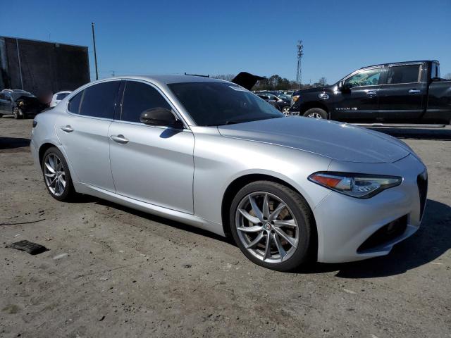 ZARFAEDNXH7528647 - 2017 ALFA ROMEO GIULIA Q4 银色 照片 4