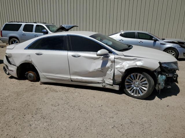 3LN6L2G95DR811165 - 2013 LINCOLN MKZ WHITE photo 4