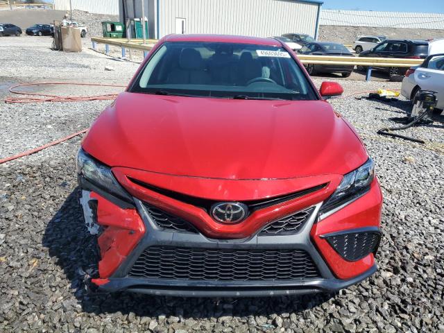 4T1G11AK3PU097758 - 2023 TOYOTA CAMRY SE NIGHT SHADE RED photo 5