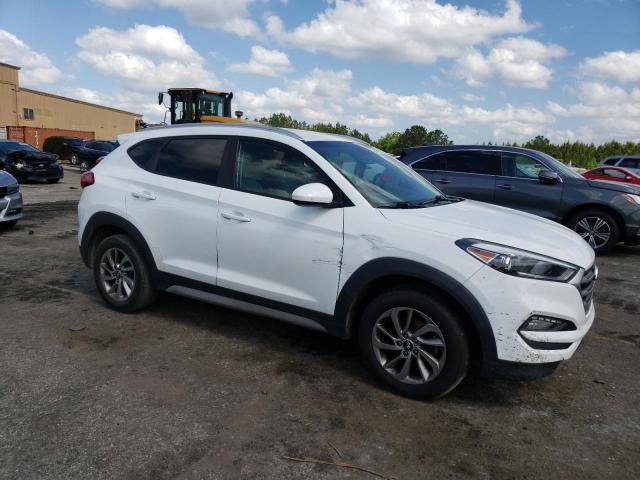 KM8J3CA42JU612186 - 2018 HYUNDAI TUCSON SEL WHITE photo 4