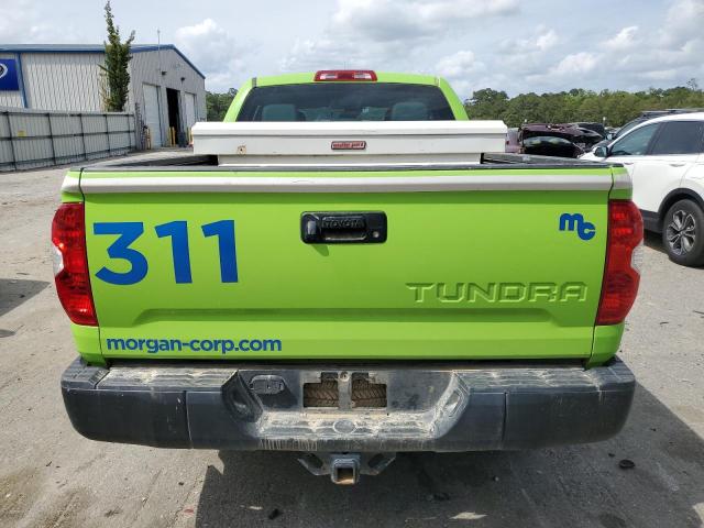 5TFRM5F17JX133906 - 2018 TOYOTA TUNDRA DOUBLE CAB SR/SR5 GREEN photo 6