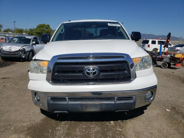 5TFRM5F11CX047512 - 2012 TOYOTA TUNDRA DOUBLE CAB SR5 WHITE photo 5