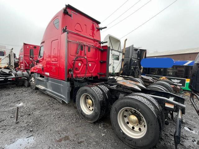 1FUJGLD56GLHB1256 - 2016 FREIGHTLINER CASCADIA 1 RED photo 3