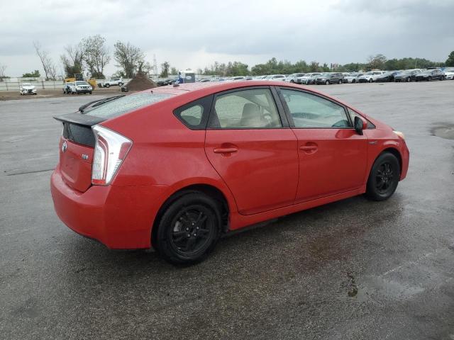 JTDKN3DU0D5627458 - 2013 TOYOTA PRIUS RED photo 3