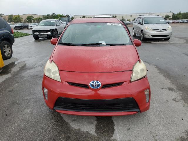 JTDKN3DU0D5627458 - 2013 TOYOTA PRIUS RED photo 5