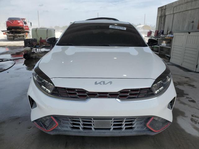 3KPF54AD8PE620441 - 2023 KIA FORTE GT LINE WHITE photo 5